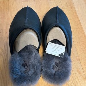 Women’s brand new Ugg slippers